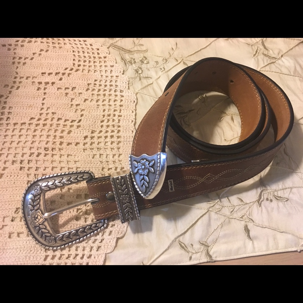 NWT, ARIAT LEATHER BELT